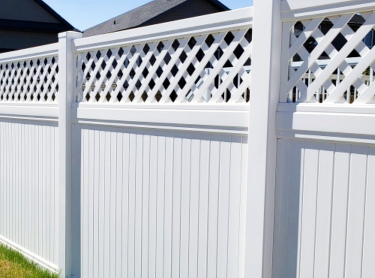 Privacy Fence with Lattice Top
